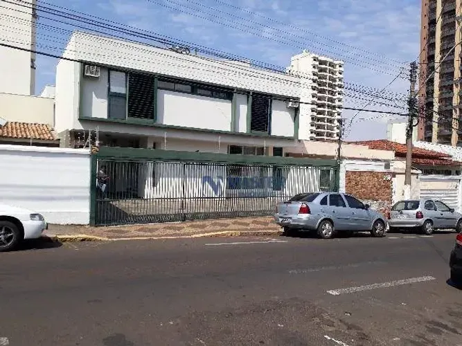 Sobrado com 3 dormitórios à venda, 280 m² por R$ 1.200.000,00 - Centro - Marília/SP