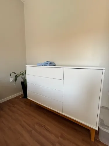 Vendo cômoda em MDF