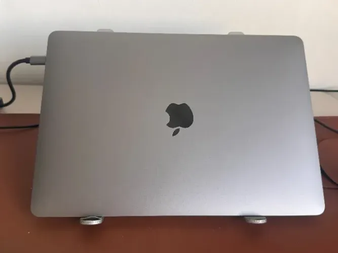 MAC BOOK M1