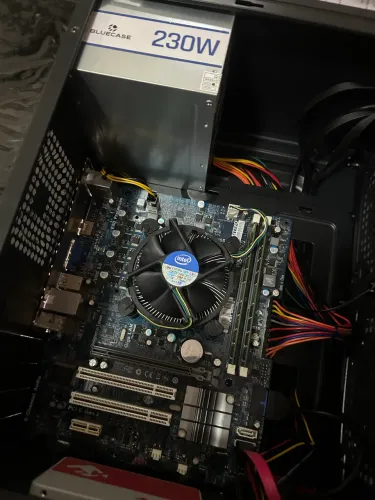 i7 2600 gráficos integrados , placa mãe H61 , 16gb ram