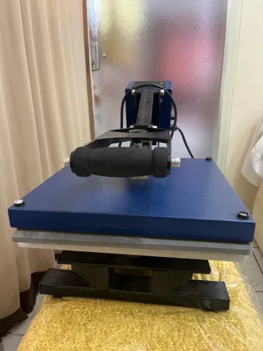 Prensa Térmica Plana Digital IN-0007 - 110V - 1600W - Excelente estado