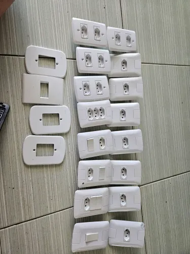 Vende se tomadas e interruptores