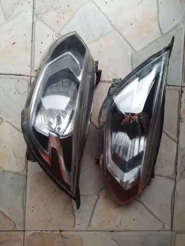 Farol Chevrolet Onix 