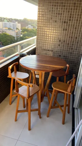 Conjunto Bistrô de madeira maciça + 7 Banquetas
