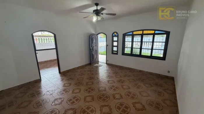 Casa com Edicula à venda - Belmira Novaes - Peruíbe/SP