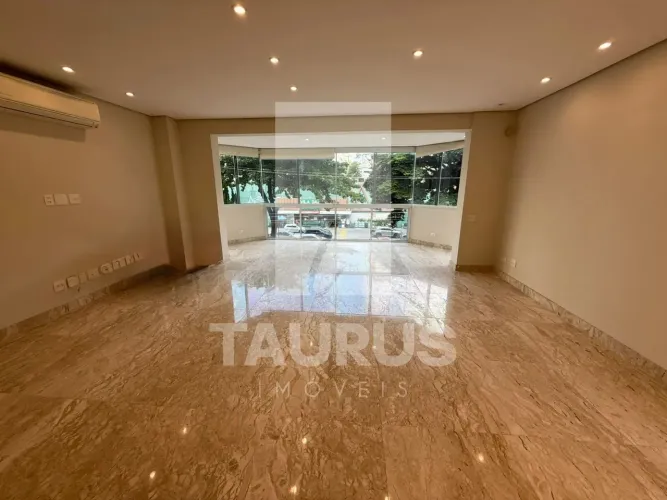Apartamento para comprar com 2 suites, 4 vagas, 177m², em Moema São Paulo-SP.