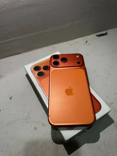 Vendo iPhone 17 Pro Max 256gb seminovo vendendo urgente bateria 98%