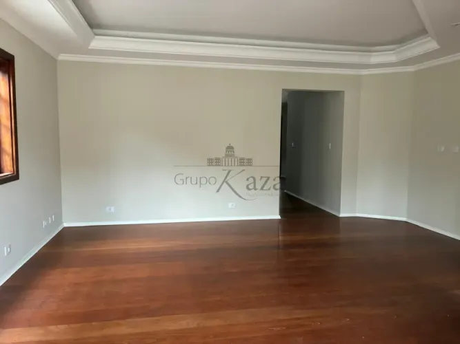 Oportunidade - Casa em Condomínio - Jardim das Colinas - 4 Dormitórios - 360m².