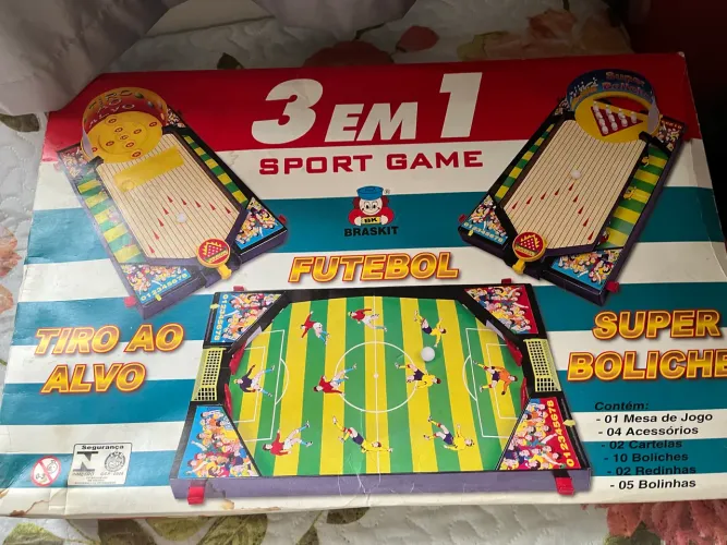 Coleção de brinquedos usados