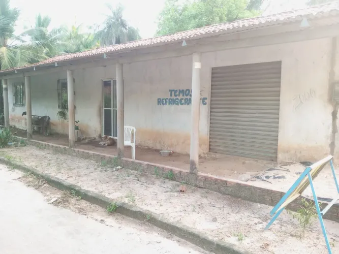 Casa com ponto de comércio