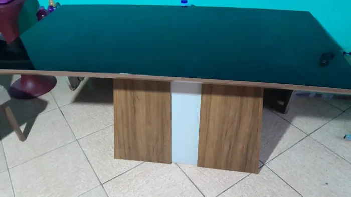 Vendo mesa tampo em vidro (SEM CADEIRAS)