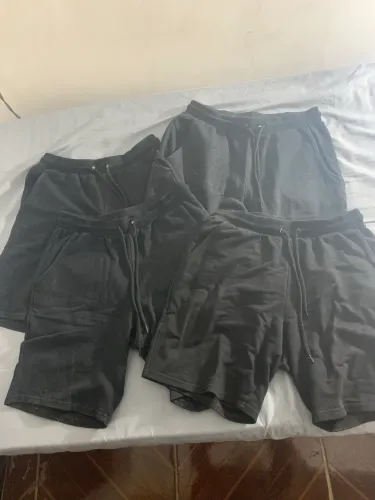 4 shorts na cor preta