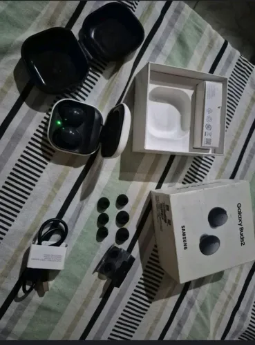 Galaxy buds 2 em perfeito estado