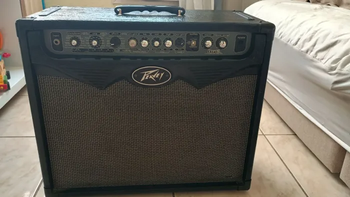 Caixa amplificada Pavey vypyr 75