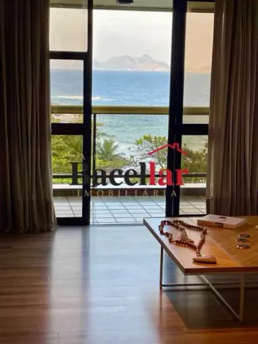 Apartamento : Padrão / Residencial / Copacabana