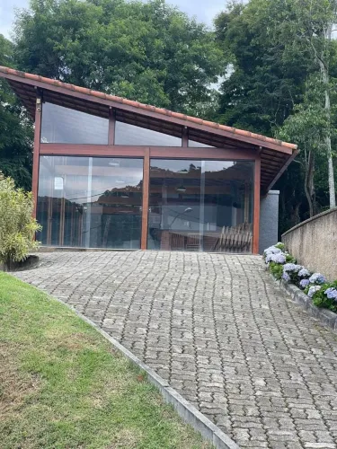 Terreno financiável à venda, 384 m²