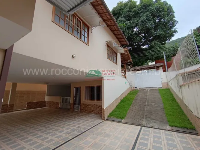 Casa (Padrão), com 4 quartos e 3 banheiros à Venda, 280 m² em Domingos Martins/ES