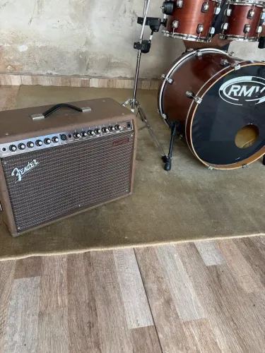 Fender acoustasonic jr