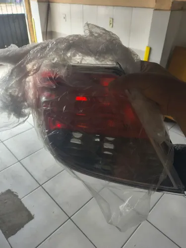 Vendo ou troco lanterna traseira do prisma 2015!