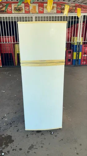 Geladeira Eletrolux, faço entrega
