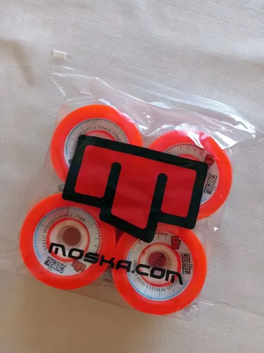 Roda de skate longboard Moska 76mm80a em Brasília 