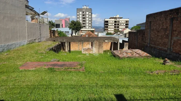 Terreno à venda no centro de Guaíba com 360m²