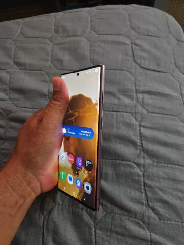 Vendo ou troco em iPhone s22 ultra 256 gigante todo original, sem detalhes