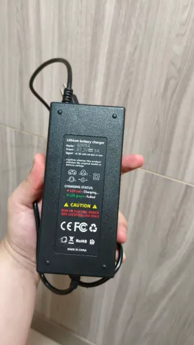 Carregador Moto Elétrica Scooter 60V 3A Bivolt 67,2V