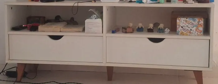 Vendo rack retrô!! Em ótimo estado de conservação!! Não entrego a pessoa tem que retirar!