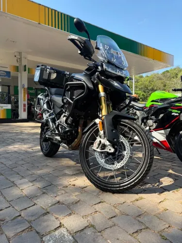Triumph Tiger 1200 2026 + todos os acessórios
