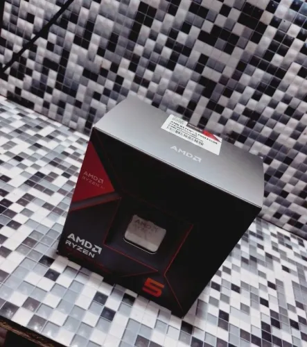 Processador AMD Ryzen 5 8600G (Com Vídeo Integrado Radeon) - Perfeito Estado