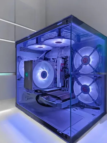 PC Gamer Ryzen 5 5600 | RX 6600 8GB White | B550 Wi-Fi | 16GB | NVMe | White Edition