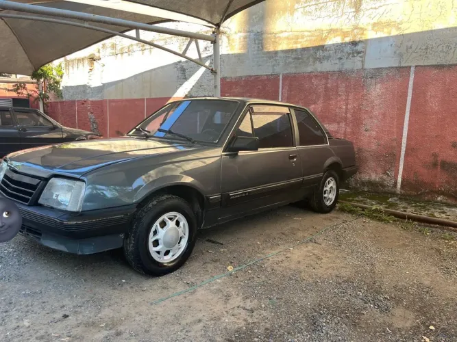 Chevrolet Monza GL 1.8 Efi/ SL/ L/ 650/barc. 2e4p (álcool) 1989