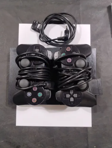 PlayStation 2. 2 Controles originais e todos os cabos. Funcionando perfeitamente