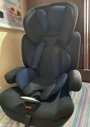 Cadeirinha de Bebê para Auomóvel Nova , na caixa R$290,00. Uso a partir de 06 meses.