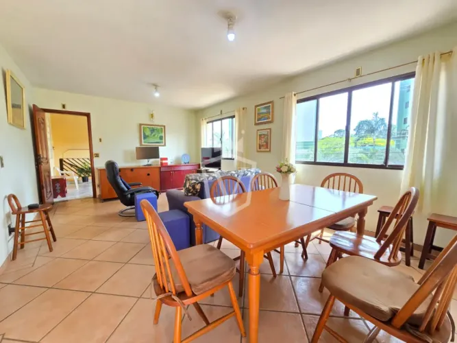 Casa com 3 Quartos sendo uma Suíte à Venda no bairro Jardim Paulista I - Jundiaí/SP
