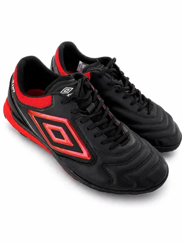 Chuteira Umbro Masterclass Preta
