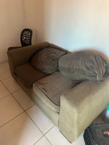 Vendo sofá 2 lugares