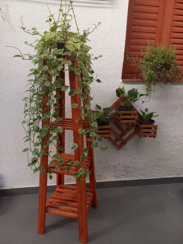 Suportes de vasos madeira 
