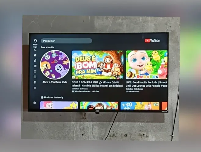 Vendo essa TV ela é smart 40 polegadas