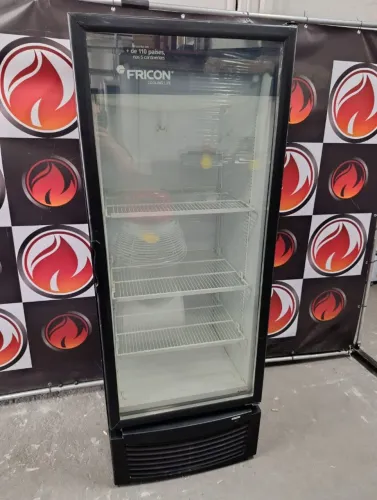 Geladeira expositora 110 volts  402 litros marca FRICON cor preto funcionando
