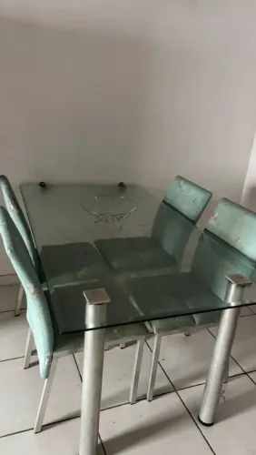 Mesa de vidro 4 lugares