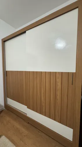 Guarda roupas / roupeiro grande
