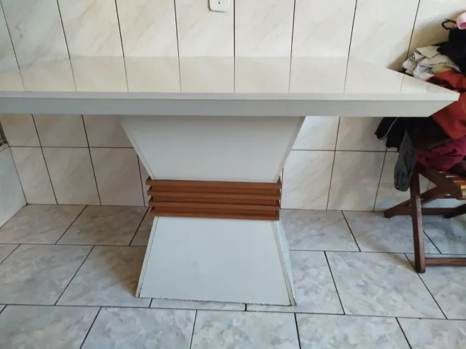 Mesa de Jantar Moderna 1,20m x 0,80m - Ótimo Estado