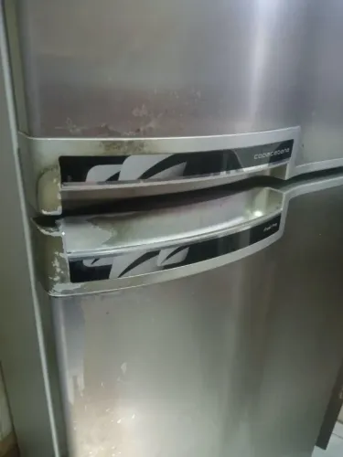 Geladeira Inox usada, em bom estado.