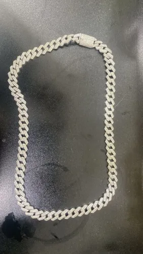 Colar de prata com pedras de zircônias lindíssimo!
