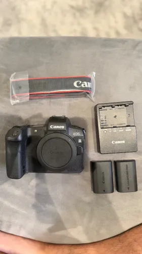 Canon R - menos de 15 mil clicks - muito nova