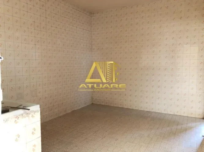 LOCAÇÃO/VENDA | Casa localizada no bairro São Geraldo. Possui 02 dormitórios, banheiro, sa