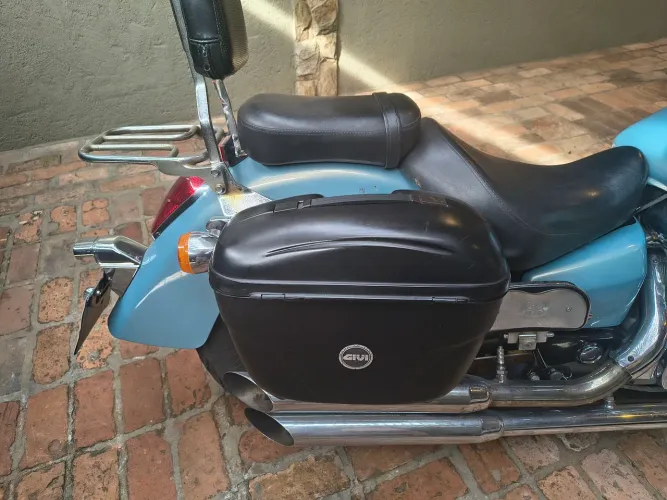 Par de baús Givi para Shadow 750