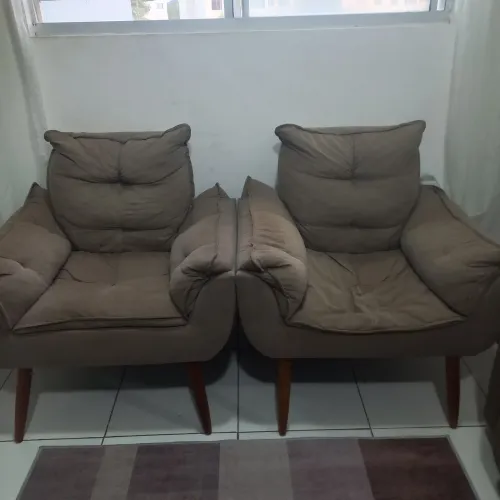 Duas poltronas capuccino